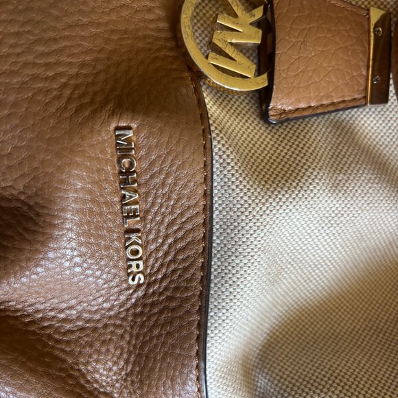 Michael Kors should bag/purse/tote - Picture 8 of 12